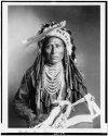 heebe-tee-tse-shoshone-indian-half-length-portrait-facing-front-1024.jpg