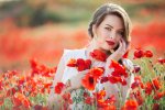 Poppy-flower-field-beautiful-girl-HD-picture-04.jpg